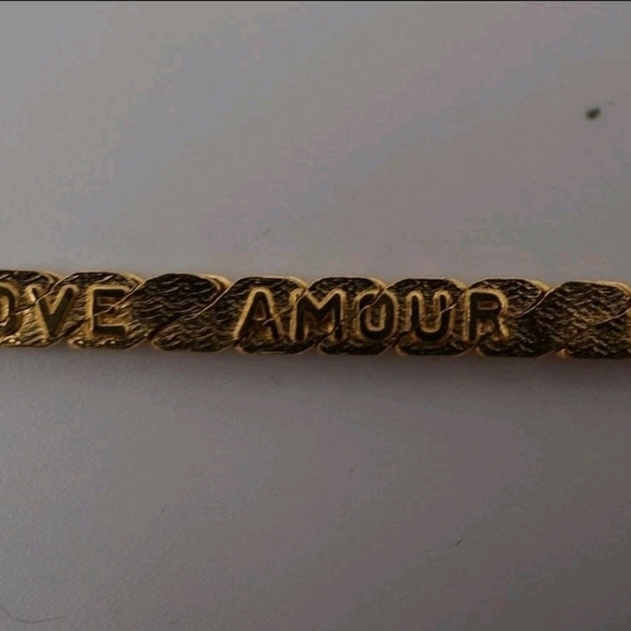 Elegant Gold Bracelet - Picture 4 of 6